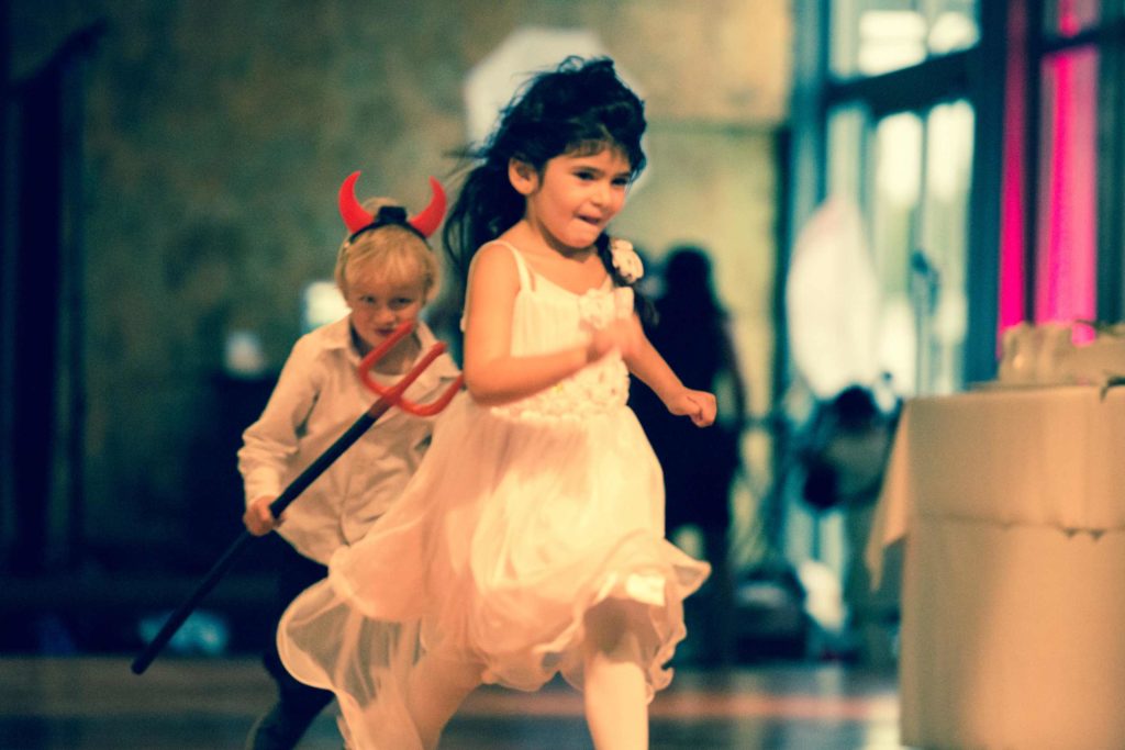 hochzeitsfotograf_freiburg_basel_hochzeitsreportage_hochzeitsvideo_zuerich_hochzeitsfotografie kinder rennen